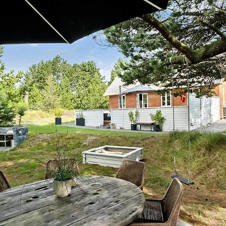 2805-romo-a-hveyselsvej-8 Semesterbostad *